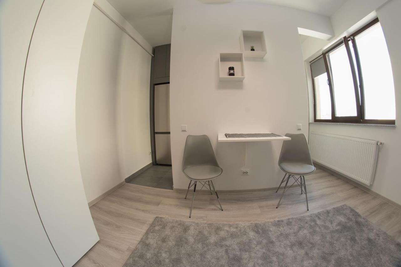 The Chic Minimalist - Apartment Iasi Exterior photo
