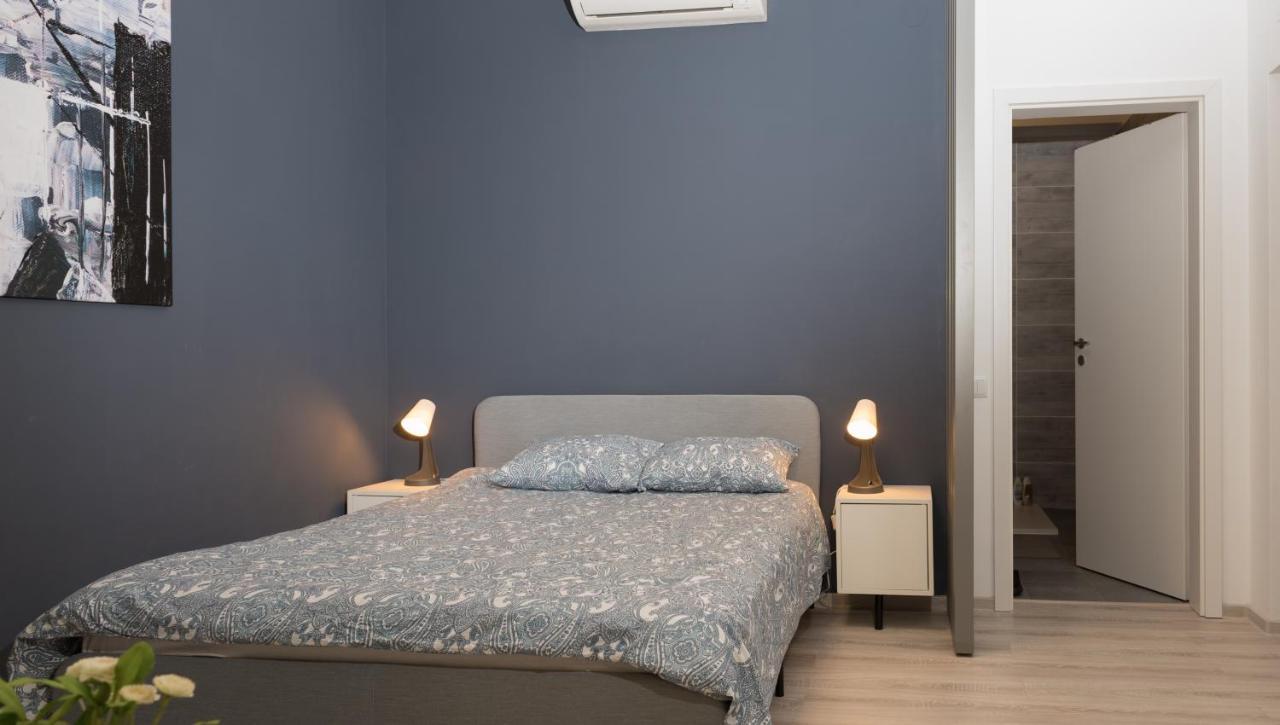 The Chic Minimalist - Apartment Iasi Exterior photo
